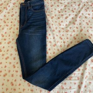 Hollister Ultra-High rise super skinny jeans